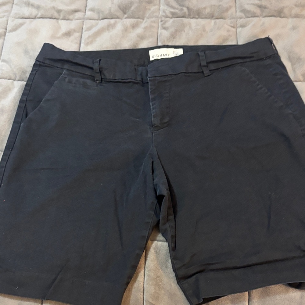 Old Navy Black Women's Bermuda Shorts